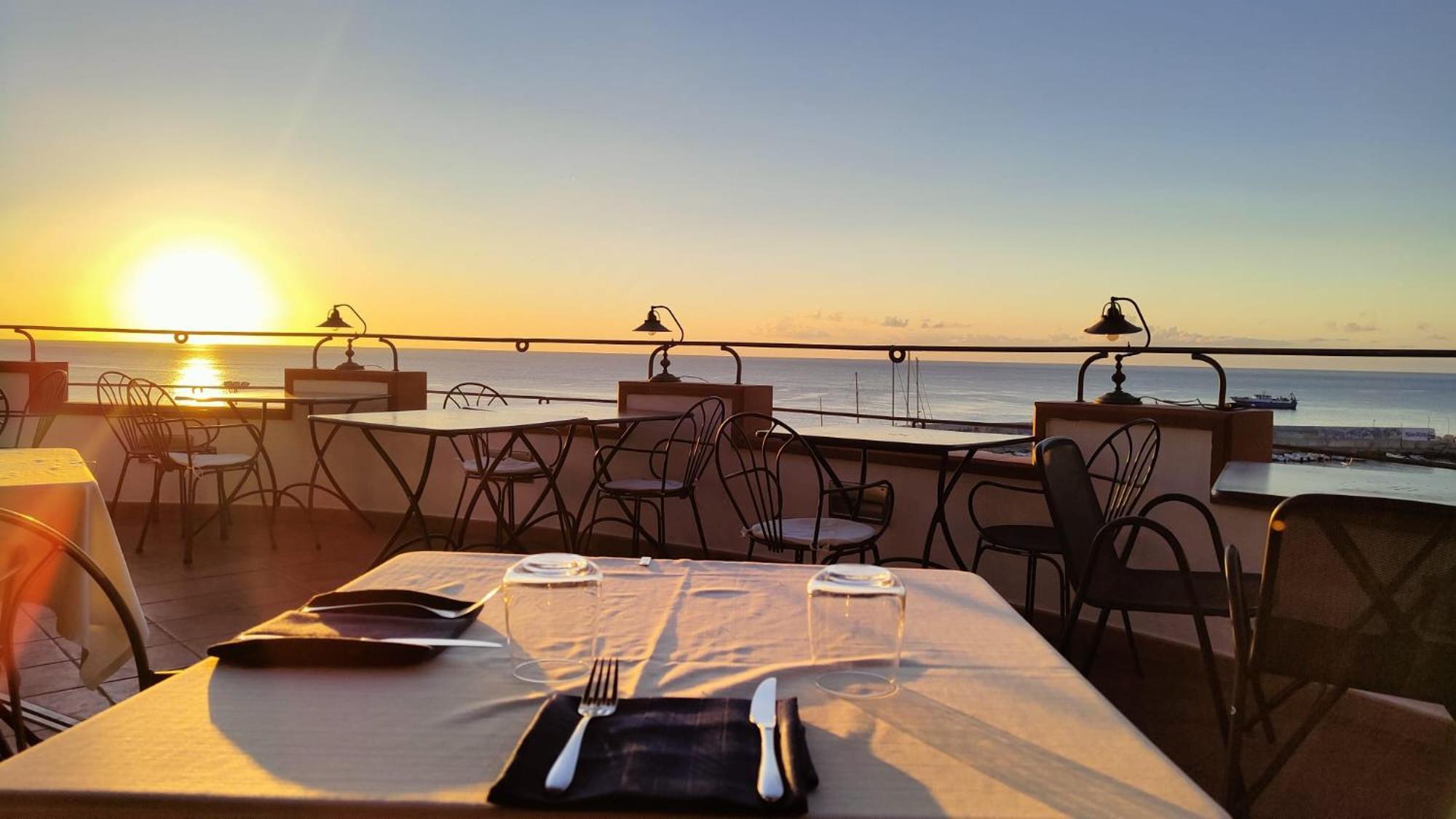 Bue Marino Hotel & Roof Lounge 칼라고노네 외부 사진